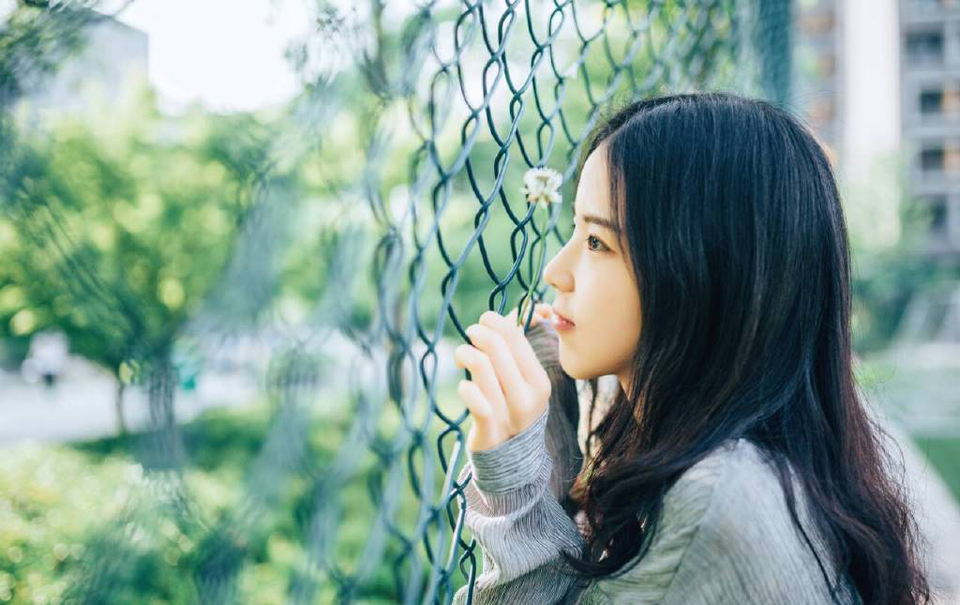 我今生最大的奢望就是：天天和你在同个盆里洗脚。平淡相守到老——老到我们哪也去不了。